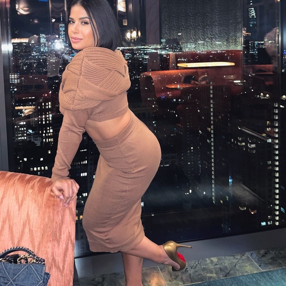 Knit two pieces set in a mocha color. - Picture 3 of 3